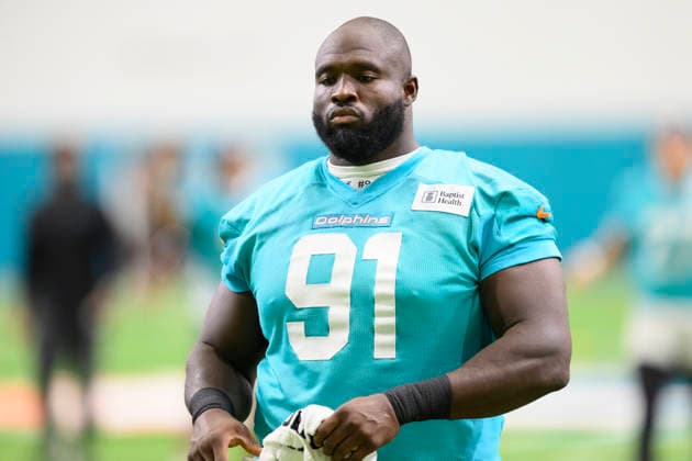 MIAMI GARDENS, FL - JULY 29: Miami Dolphins defensive lineman Matthew Butler (91) warms up during the Miami Dolphins Training Camp on August 29, 2026, at the Baptist Health Training Complex in Miami Gardens, FL. (Photo by Doug Murray Icon Sportswire) NFL, American Football Herren, USA JUL 29 Dolphins Training Camp EDITORIAL USE ONLY Icon796260729014