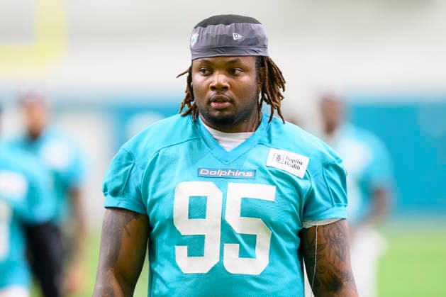 MIAMI GARDENS, FL - JULY 29: Miami Dolphins defensive lineman Rene Konga (95) warms up during the Miami Dolphins Training Camp on August 29, 2026, at the Baptist Health Training Complex in Miami Gardens, FL. (Photo by Doug Murray Icon Sportswire) NFL, American Football Herren, USA JUL 29 Dolphins Training Camp EDITORIAL USE ONLY Icon796260729022