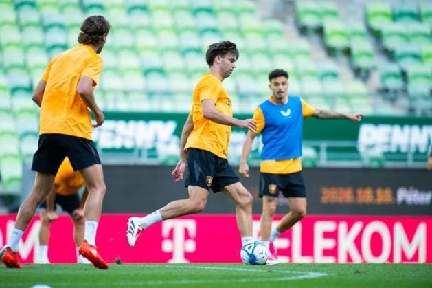 Budapest , 29-07-2026 , Groupama Arena , season 2026 2027 , UEFA Europa League play-off football , training FC Twente , picture shows FC Twente player Robin Propper Training Twente in Budapest  x205309050x Copyright: