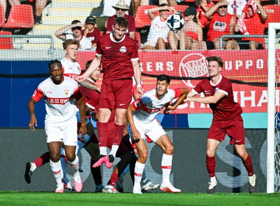 29.07.2026, xpsx, Fussball Testspiel, Kickers Offenbach - VfB Stuttgart v.l. Testspieler Felix Göttlicher (Offenbacher Kickers) (DFL DFB REGULATIONS PROHIBIT ANY USE OF PHOTOGRAPHS as IMAGE SEQUENCES and or QUASI-VIDEO) emspor Offenbach *** July 29, 2026, xpsx, soccer exhibition match, Kickers Offenbach vs. VfB Stuttgart, featuring trial player Felix Göttlicher, Offenbacher Kickers, DFL, DFB. REGULATIONS PROHIBIT ANY USE OF PHOTOGRAPHS AS IMAGE SEQUENCES AND OR QUASI-VIDEO. emspor Offenbach