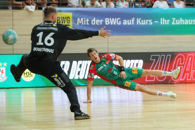 29.07.2026, xtgx, Handball Testspiel, SC Magdeburg - HSC 2000 Coburg v.l. Oskar Vind Rasmussen (Magdeburg, 9) wirft Tor, Torschuetze, erzielt Tor, Treffer, scores the goal Halle *** July 29, 2026, xtgx, Handball Exhibition Match, SC Magdeburg vs. HSC 2000 Coburg, Oskar Vind Rasmussen (Magdeburg), 9 goals, goal scorer, scores a goal, goal, scores the goal, Halle