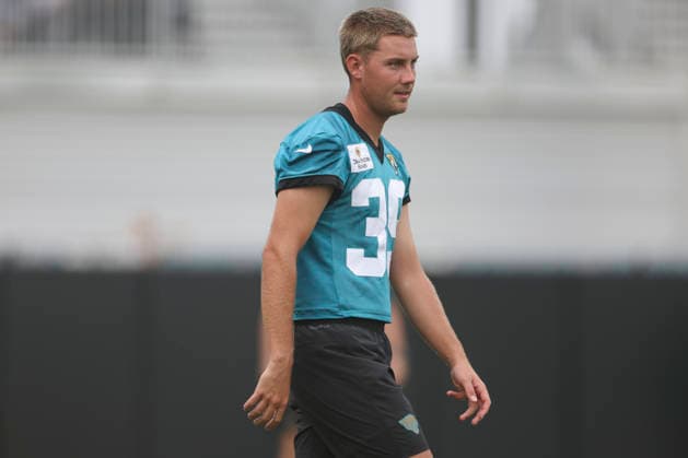 JACKSONVILLE, FL - JULY 29: Jacksonville Jaguars place kicker Cam Little (39) looks on during training camp on July 29, 2026 at the Miller Electric Center in Jacksonville, Fl. (Photo by David Rosenblum Icon Sportswire) NFL, American Football Herren, USA JUL 29 Jaguars Training Camp EDITORIAL USE ONLY Icon260729224504