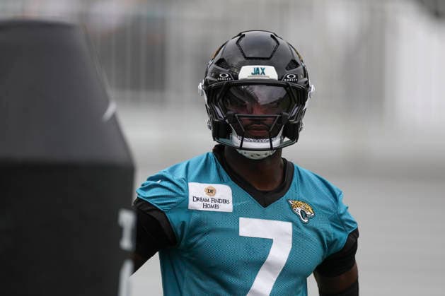 JACKSONVILLE, FL - JULY 29: Jacksonville Jaguars wide receiver Brian Thomas Jr. (7) looks on during training camp on July 29, 2026 at the Miller Electric Center in Jacksonville, Fl. (Photo by David Rosenblum Icon Sportswire) NFL, American Football Herren, USA JUL 29 Jaguars Training Camp EDITORIAL USE ONLY Icon260729224518