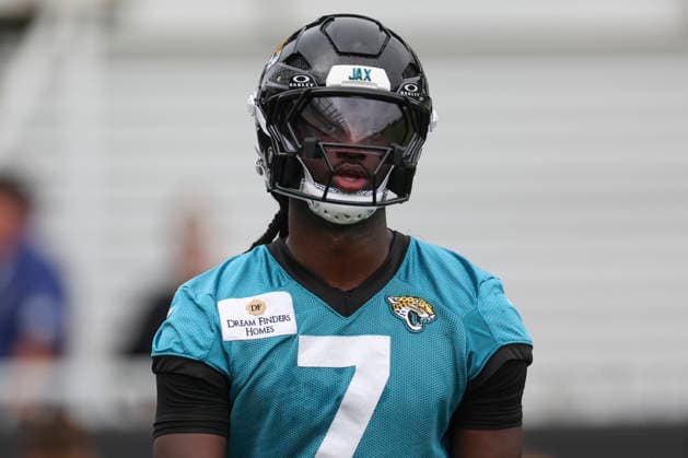 JACKSONVILLE, FL - JULY 29: Jacksonville Jaguars wide receiver Brian Thomas Jr. (7) looks on during training camp on July 29, 2026 at the Miller Electric Center in Jacksonville, Fl. (Photo by David Rosenblum Icon Sportswire) NFL, American Football Herren, USA JUL 29 Jaguars Training Camp EDITORIAL USE ONLY Icon260729224521