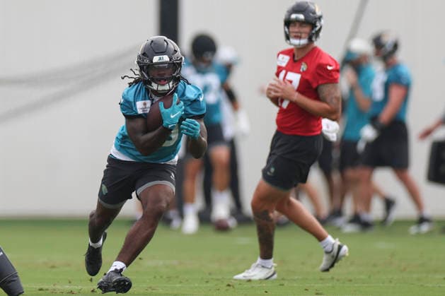 JACKSONVILLE, FL - JULY 29: Jacksonville Jaguars running back J Mari Taylor (30) works on a drill during training camp on July 29, 2026 at the Miller Electric Center in Jacksonville, Fl. (Photo by David Rosenblum Icon Sportswire) NFL, American Football Herren, USA JUL 29 Jaguars Training Camp EDITORIAL USE ONLY Icon260729224533