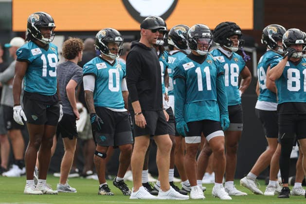 JACKSONVILLE, FL - JULY 29: Jacksonville Jaguars head coach Liam Coen looks on during training camp on July 29, 2026 at the Miller Electric Center in Jacksonville, Fl. (Photo by David Rosenblum Icon Sportswire) NFL, American Football Herren, USA JUL 29 Jaguars Training Camp EDITORIAL USE ONLY Icon260729224537