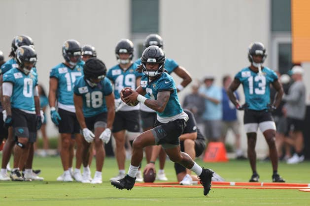 JACKSONVILLE, FL - JULY 29: Jacksonville Jaguars wide receiver Jakobi Meyers (3) works on a drill during training camp on July 29, 2026 at the Miller Electric Center in Jacksonville, Fl. (Photo by David Rosenblum Icon Sportswire) NFL, American Football Herren, USA JUL 29 Jaguars Training Camp EDITORIAL USE ONLY Icon260729224541