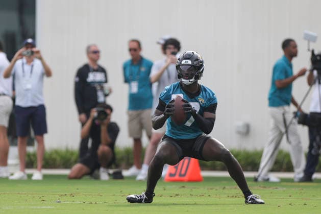 JACKSONVILLE, FL - JULY 29: Jacksonville Jaguars wide receiver Brian Thomas Jr. (7) catches a pass during training camp on July 29, 2026 at the Miller Electric Center in Jacksonville, Fl. (Photo by David Rosenblum Icon Sportswire) NFL, American Football Herren, USA JUL 29 Jaguars Training Camp EDITORIAL USE ONLY Icon260729224564