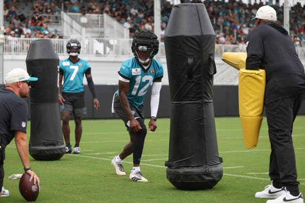 JACKSONVILLE, FL - JULY 29: Jacksonville Jaguars wide receiver Travis Hunter (12) works on a drill during training camp on July 29, 2026 at the Miller Electric Center in Jacksonville, Fl. (Photo by David Rosenblum Icon Sportswire) NFL, American Football Herren, USA JUL 29 Jaguars Training Camp EDITORIAL USE ONLY Icon260729224571