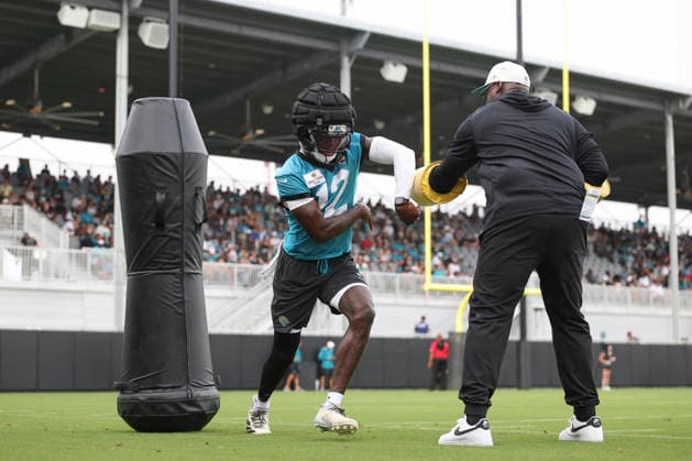 JACKSONVILLE, FL - JULY 29: Jacksonville Jaguars wide receiver Travis Hunter (12) works on a drill during training camp on July 29, 2026 at the Miller Electric Center in Jacksonville, Fl. (Photo by David Rosenblum Icon Sportswire) NFL, American Football Herren, USA JUL 29 Jaguars Training Camp EDITORIAL USE ONLY Icon260729224575