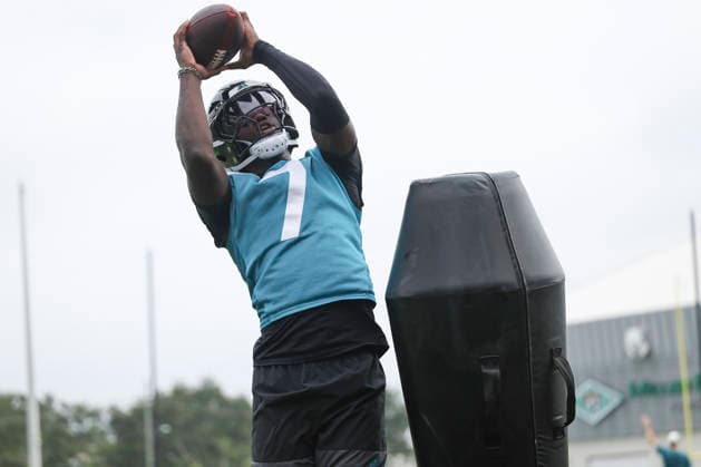 JACKSONVILLE, FL - JULY 29: Jacksonville Jaguars wide receiver Brian Thomas Jr. (7) works on a drill during training camp on July 29, 2026 at the Miller Electric Center in Jacksonville, Fl. (Photo by David Rosenblum Icon Sportswire) NFL, American Football Herren, USA JUL 29 Jaguars Training Camp EDITORIAL USE ONLY Icon260729224581