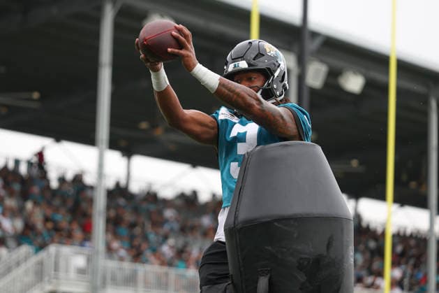 JACKSONVILLE, FL - JULY 29: Jacksonville Jaguars wide receiver Jakobi Meyers (3) works on a drill during training camp on July 29, 2026 at the Miller Electric Center in Jacksonville, Fl. (Photo by David Rosenblum Icon Sportswire) NFL, American Football Herren, USA JUL 29 Jaguars Training Camp EDITORIAL USE ONLY Icon260729224582
