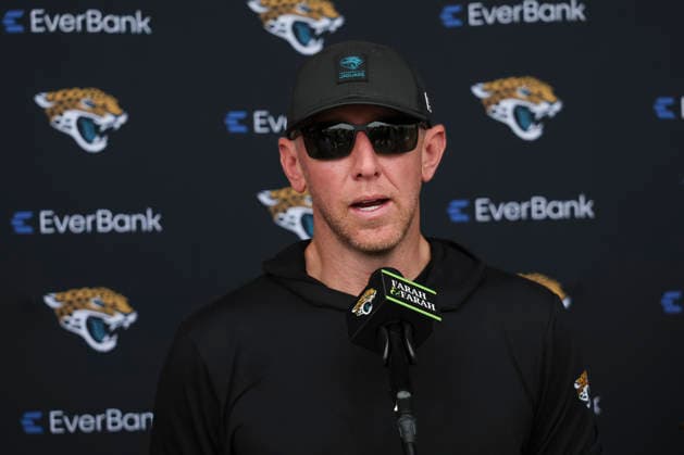 JACKSONVILLE, FL - JULY 29: Jacksonville Jaguars head coach Liam Coen talks with the media following training camp on July 29, 2026 at the Miller Electric Center in Jacksonville, Fl. (Photo by David Rosenblum Icon Sportswire) NFL, American Football Herren, USA JUL 29 Jaguars Training Camp EDITORIAL USE ONLY Icon260729224588