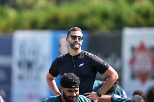 PHILADELPHIA, PA - JULY 29: Philadelphia Eagles head coach Nick Sirianni looks on during the Philadelphia Eagles training camp on July 29th, 2026 at Jefferson Health Training Complex in Philadelphia, PA. (Photo by Terence Lewis Icon Sportswire) NFL, American Football Herren, USA JUL 29 Eagles Training Camp EDITORIAL USE ONLY Icon260729005