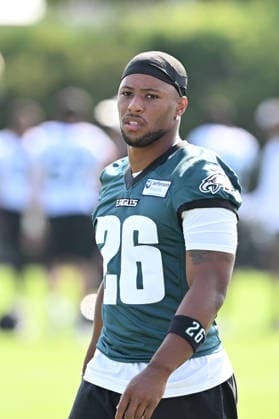 PHILADELPHIA, PA - JULY 29: Philadelphia Eagles running back Saquon Barkley 26 looks on during the Philadelphia Eagles training camp on July 29th, 2026 at Jefferson Health Training Complex in Philadelphia, PA. (Photo by Terence Lewis Icon Sportswire) NFL, American Football Herren, USA JUL 29 Eagles Training Camp EDITORIAL USE ONLY Icon260729015