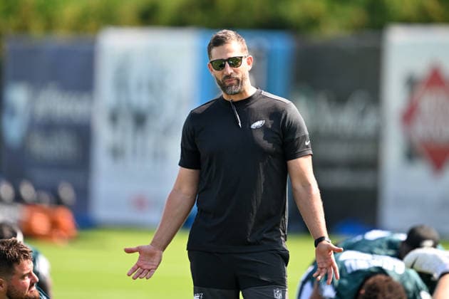PHILADELPHIA, PA - JULY 29: Philadelphia Eagles head coach Nick Sirianni looks on during the Philadelphia Eagles training camp on July 29th, 2026 at Jefferson Health Training Complex in Philadelphia, PA. (Photo by Terence Lewis Icon Sportswire) NFL, American Football Herren, USA JUL 29 Eagles Training Camp EDITORIAL USE ONLY Icon260729017