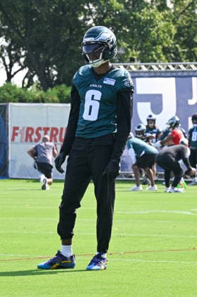 PHILADELPHIA, PA - JULY 29: Philadelphia Eagles wide receiver DeVonta Smith 6 looks on during the Philadelphia Eagles training camp on July 29th, 2026 at Jefferson Health Training Complex in Philadelphia, PA. (Photo by Terence Lewis Icon Sportswire) NFL, American Football Herren, USA JUL 29 Eagles Training Camp EDITORIAL USE ONLY Icon260729040