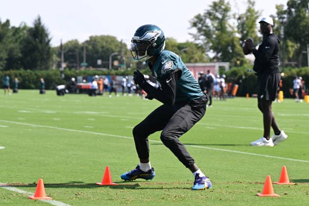 PHILADELPHIA, PA - JULY 29: Philadelphia Eagles wide receiver DeVonta Smith 6 runs a drill during the Philadelphia Eagles training camp on July 29th, 2026 at Jefferson Health Training Complex in Philadelphia, PA. (Photo by Terence Lewis Icon Sportswire) NFL, American Football Herren, USA JUL 29 Eagles Training Camp EDITORIAL USE ONLY Icon260729042