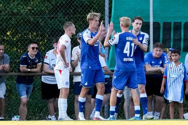 v.li.: Torschütze Max Moerstedt (Hoffenheim, 9), Oskar Hencke (Hoffenheim, 41), Arthur Chaves (Hoffenheim, 35), Spieler der TSG 1899 Hoffenheim, jubeln über das Tor zum 3:1, Jubel, Torjubel, Torerfolg, celebrate the goal, goal, celebration, jubelt ueber das Tor, Freuen, Freude, freut sich, optimistisch, positiv, Spielszene, Highlight, Action, Aktion, 29.07.2026, Zuzenhausen (Deutschland), Fussball, Testspiel, TSG 1899 Hoffenheim - Holstein Kiel, DFB DFL REGULATIONS PROHIBIT ANY USE OF PHOTOGRAPHS AS IMAGE SEQUENCES AND OR QUASI-VIDEO. *** From left: Goal scorer Max Moerstedt (Hoffenheim, 9), Oskar Hencke (Hoffenheim, 41), Arthur Chaves (Hoffenheim, 35), players from TSG 1899 Hoffenheim, celebrating the goal that made it 3–1, Celebration, goal celebration, goal scored, celebrating the goal, goal, celebration, celebrating the goal, joy, happiness, happy, optimistic, positive, game scene, highlight, action, 29 07 2026, Zuzenhausen, Germany, soccer, friendly match, TSG 1899 Hoffenheim vs. Holstein Kiel, DFB and DFL regulations prohibit any use of photographs as image sequences and or quasi-video xozx
