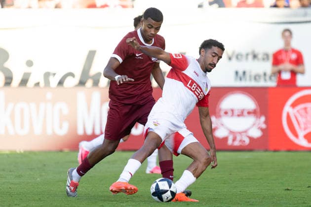 Testspiel: Kickers Offenbach -VFB Stuttgart, 29.07.2026 Adam Loune (Kickers Offenbach 25) & Tiago Tomas (VfB Stuttgart 8) im Zweikampf u mden Ball, Kickers Offenbach - VFB Stuttgart, Offenbach, Plutos Stadion am Bieberer Berg, 29.7.2026 *** Friendly Match: Kickers Offenbach vs. VFB Stuttgart, July 29, 2026: Adam Loune (Kickers Offenbach) 25, Tiago Tomas (VfB Stuttgart) 8, battling for the ball; Kickers Offenbach vs. VfB Stuttgart, Offenbach, Pluto Stadium at Bieberer Berg, July 29, 2026 Copyright: xBEAUTIFULxSPORTS Gawlikx