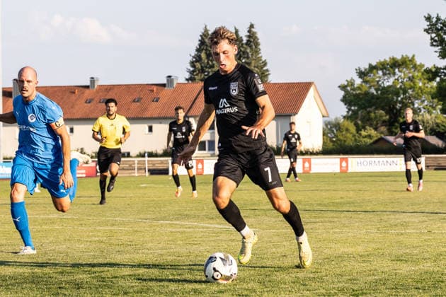 Torschuss Benjamin Goller (SSV Ulm 1846 Fußball, 07) VfB Friedrichshafen vs. SSV Ulm 1846 Fußball, Fussball, Wfv-Pokal, 2. Runde, Zeppelinstadion Friedrichshafen 29.07.26 VfB Friedrichshafen vs. SSV Ulm 1846 Fußball, Fussball, Wfv-Pokal, 2. Runde, Zeppelinstadion Friedrichshafen 29.07.26 Friedrichshafen *** Shot on goal by Benjamin Goller, SSV Ulm 1846 Soccer, July 7, VfB Friedrichshafen vs. SSV Ulm 1846 Soccer, WfV Cup, 2nd Round, Zeppelin Stadium, Friedrichshafen, July 29, 2026, VfB Friedrichshafen vs. SSV Ulm 1846 Soccer, WfV Cup, 2nd Round, Zeppelin Stadium, Friedrichshafen, July 29, 2026, Friedrichshafen Copyright: xEibner-Pressefotox EP_EER
