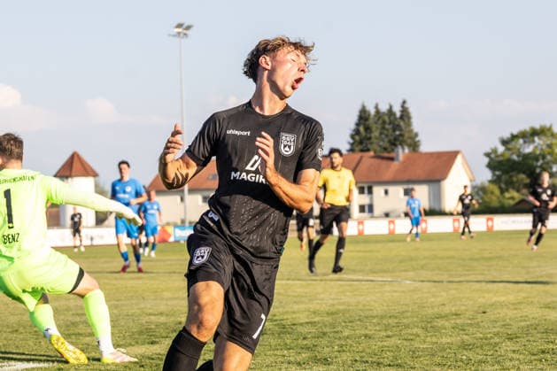 vergebene Torchance Benjamin Goller (SSV Ulm 1846 Fußball, 07) VfB Friedrichshafen vs. SSV Ulm 1846 Fußball, Fussball, Wfv-Pokal, 2. Runde, Zeppelinstadion Friedrichshafen 29.07.26 VfB Friedrichshafen vs. SSV Ulm 1846 Fußball, Fussball, Wfv-Pokal, 2. Runde, Zeppelinstadion Friedrichshafen 29.07.26 Friedrichshafen *** Missed scoring opportunity by Benjamin Goller, SSV Ulm 1846 Soccer, July 7, VfB Friedrichshafen vs. SSV Ulm 1846 Soccer, WfV Cup, 2nd Round, Zeppelin Stadium, Friedrichshafen, July 29, 2026, VfB Friedrichshafen vs. SSV Ulm 1846 Soccer, WfV Cup, 2nd Round, Zeppelin Stadium, Friedrichshafen, July 29, 2026, Friedrichshafen Copyright: xEibner-Pressefotox EP_EER