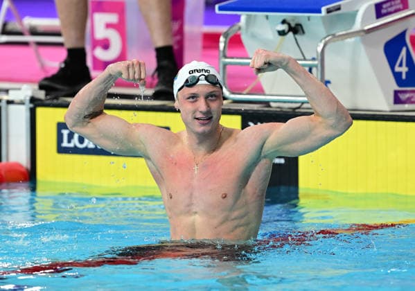 COM26 SWIMMING FINALS, Pieter Coetze of South Africa reacts after winning the Mens100m Backstroke Final during the Glasgow 2026 Commonwealth Games at the Tollcross International Swimming Centre in Glasgow, Scotland, Wednesday, July 29, 2026. ( NO ARCHIVING, EDITORIAL USE ONLY Glasgow Scotland United Kingdom  Copyright: xDEANxLEWINSx 20260730127306364247