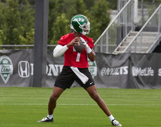 New York Jets quarterback Gino Smith (7) during training camp at the Atlantic Health Jets Training Center, Florham Park, New Jersey. CSM Florham Park United States - ZUMAc04_ 20260729_zma_c04_008 Copyright: xDuncanxWilliamsx