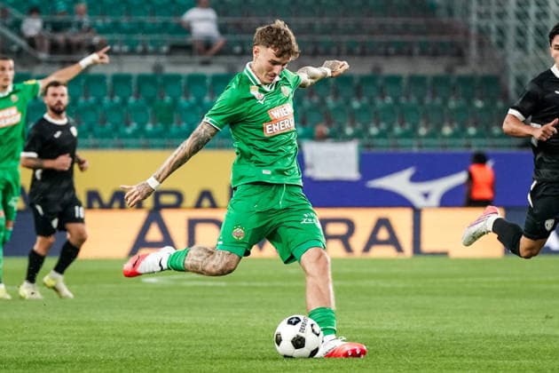 Fussball: Österreich: UEFA Conference League Qualifikation 2026 2027 - 2. Runde, 29.07.2027 - SK Rapid Wien (Österreich) vs. FC Santa Coloma (Andorra) - Allianz Stadion (Wien, Hütteldorf, Österreich); Bendeguz Bolla (Rapid Wien) *** Soccer Austria UEFA Conference League Qualifiers 2026–2027, Round 2, July 29, 2027: SK Rapid Vienna (Austria) vs. FC Santa Coloma (Andorra) at Allianz Stadium, Vienna, Hütteldorf, Austria; Bendeguz Bolla, Rapid Vienna Copyright: xLUKAxKOLANOVICx