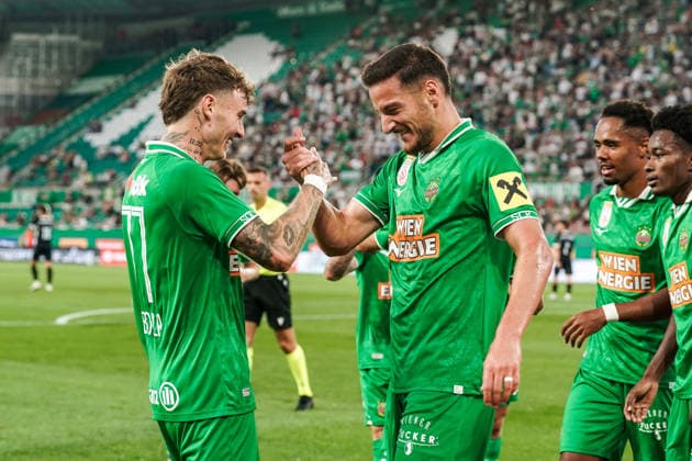 Fussball: Österreich: UEFA Conference League Qualifikation 2026 2027 - 2. Runde, 29.07.2027 - SK Rapid Wien (Österreich) vs. FC Santa Coloma (Andorra) - Allianz Stadion (Wien, Hütteldorf, Österreich); Bendeguz Bolla (Rapid Wien) und Ercan Kara (Rapid Wien) bejubeln das Tor zum 1:0 *** Soccer Austria UEFA Conference League Qualifying Round 2, 2026–2027, July 29, 2027, SK Rapid Vienna (Austria) vs. FC Santa Coloma (Andorra), Allianz Stadium, Vienna, Hütteldorf, Austria; Bendeguz Bolla (Rapid Vienna) and Ercan Kara (Rapid Vienna) celebrate the 1–0 goal Copyright: xLUKAxKOLANOVICx
