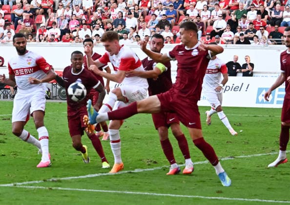 29.07.2026, xsltx, Fussball Testspiel, Kickers Offenbach - VfB Stuttgart v.re. Robin Krauße (Kickers Offenbach) klärt im Offenbacher Strafraum (DFL DFB REGULATIONS PROHIBIT ANY USE OF PHOTOGRAPHS as IMAGE SEQUENCES and or QUASI-VIDEO) *** July 29, 2026, xsltx, soccer friendly match, Kickers Offenbach vs. VfB Stuttgart, by Robin Krauße. Kickers Offenbach clears the ball in the Offenbach penalty area. DFL and DFB regulations prohibit any use of photographs as image sequences and or quasi-video.