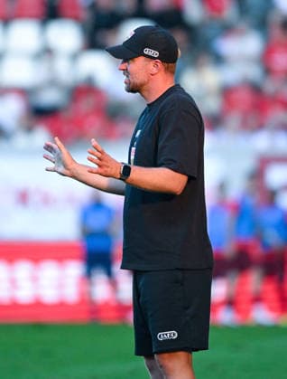 29.07.2026, xpsx, Fussball Testspiel, Kickers Offenbach - VfB Stuttgart v.l. Trainer Sebastian Hoeneß (VfB Stuttgart) (DFL DFB REGULATIONS PROHIBIT ANY USE OF PHOTOGRAPHS as IMAGE SEQUENCES and or QUASI-VIDEO) emspor Offenbach *** July 29, 2026, xpsx, soccer friendly match, Kickers Offenbach vs. VfB Stuttgart, Coach Sebastian Hoeneß, VfB Stuttgart, DFL, DFB. REGULATIONS PROHIBIT ANY USE OF PHOTOGRAPHS AS IMAGE SEQUENCES AND OR QUASI-VIDEO, emspor Offenbach