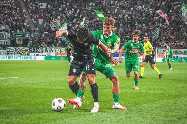 Fussball: Österreich: UEFA Conference League Qualifikation 2026 2027 - 2. Runde, 29.07.2027 - SK Rapid Wien (Österreich) vs. FC Santa Coloma (Andorra) - Allianz Stadion (Weststadion, Wien Hütteldorf): Bendeguz Bolla (SK Rapid Wien) *** Soccer Austria UEFA Conference League Qualifiers 2026–2027, Round 2, July 29, 2027 SK Rapid Vienna (Austria) vs. FC Santa Coloma (Andorra) Allianz Stadium (Weststadion), Vienna-Hütteldorf Bendeguz Bolla SK Rapid Vienna Copyright: xLukasxBierederx