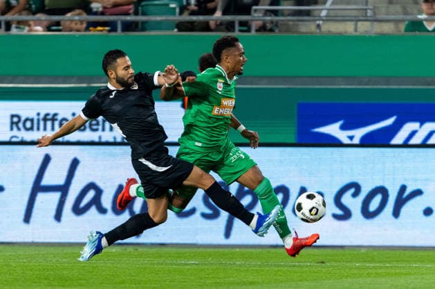 SOCCER - UEFA ECL, Rapid vs Coloma VIENNA,AUSTRIA,29.JUL.26 - SOCCER - UEFA Conference League, qualification, SK Rapid Wien vs FC Santa Coloma. Image shows Jorge Padilla (Coloma) and Moulaye Haidara (Rapid).  GEPAxpictures xPhilippxBrem
