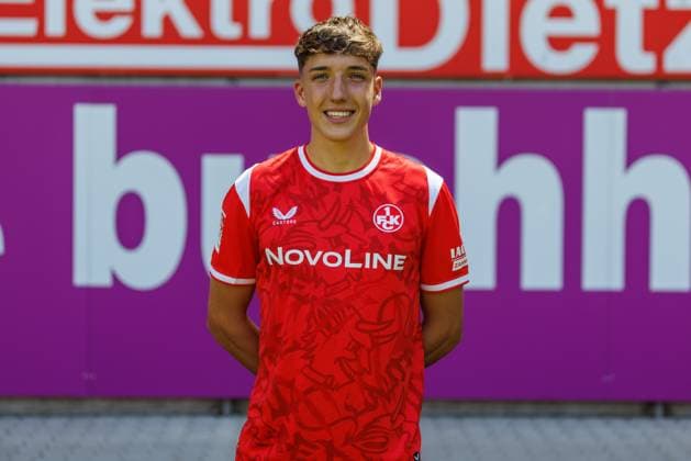 Owen Gibs (1.FC Kaiserslautern), 1.FC Kaiserslautern, 2.Bundesliga, Porträttermin, 2026 2027, 29.07.2026 1.FC Kaiserslautern, 2.Bundesliga, Porträttermin, 2026 2027, 29.07.2026 Kaiserslautern *** Owen Gibs, 1. FC Kaiserslautern, 1. FC Kaiserslautern, 2. Bundesliga, photo shoot, 2026–2027, July 29, 2026, 1 FC Kaiserslautern, 2. Bundesliga, photo shoot, 2026–2027, July 29, 2026, Kaiserslautern Copyright: xEibner-Pressefoto AlexanderxNeisx EP_ANS
