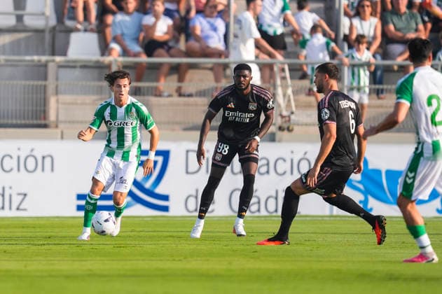 July 29, 2026, La Linea De La Concepcion, Cadiz, Spain: Rodrigo Riquelme of Real Betis in action during the Ciudad de La Linea Trophy football match played between Real Betis and Olympique Lyonnais at Ciudad de La Linea stadium on July 29, 2026, in Cadiz, Spain. La Linea De La Concepcion Spain - ZUMAa181 20260729_zaa_a181_017 Copyright: xJoaquinxCorcherox