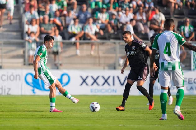 July 29, 2026, La Linea De La Concepcion, Cadiz, Spain: Marc Roca of Real Betis in action during the Ciudad de La Linea Trophy football match played between Real Betis and Olympique Lyonnais at Ciudad de La Linea stadium on July 29, 2026, in Cadiz, Spain. La Linea De La Concepcion Spain - ZUMAa181 20260729_zaa_a181_019 Copyright: xJoaquinxCorcherox