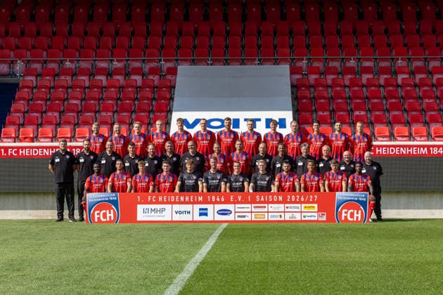 hi. Reihe v.li.: Tim Siersleben, Benedikt Gimber, Mikkel Kaufmann, Marko Zrilic, Adam Koelle, Maximilian Breunig, Julian Niehues, Patrick Mainka, Jan Schoeppner, Budu Zivzivadze, Mathias Honsak, Oualid Mhamdi, Adrian Beck mi. Reihe v.li.: Marc Weiss (Physiotherapeut), Roland Bosch (Physiotherapeut), Mario Aller (Torwartkoordinator), Tobias Haeussler (Athletik-Trainer), Marc Schnatterer (Co-Trainer), Dieter Jarosch (Co-Trainer), Frank Schmidt (Chef-Trainer), Jonas Foehrenbach, Marvin Pieringer, Alexander Raaf (Team-Manager), Said Lakhal (Athletik-Trainer), Bernd Weng (Torwarttainer), Dr. Udo Tiefenbacher (Teamarzt), Bernhard Raab (Co-Trainer), Manuel Henck (Zeugwart) vo. Reihe v.li.: Sirlord Conteh, Leart Pacarada, Yannik Wagner, Paul Hennrich, Felix Mark, Thomas Daehne, Frank Feller, Paul Tschernuth, Marnon Busch, Marcel Costly, Luca Kerber, Christian Conteh, GER, 1.FC Heidenheim, Fussball, 2. Bundesliga, Portraettermin 2026 2027, Mannschaftsfoto, 29.07.2026, DFL DFB REGULATIONS PROHIBIT ANY USE OF PHOTOGRAPHS AS IMAGE SEQUENCES AND OR QUASI-VIDEO, GER, 1.FC Heidenheim, Fussball, 2. Bundesliga, Portraettermin 2026 2027, Mannschaftsfoto, 29.07.2026 Heidenheim *** Hi, from left to right: Tim Siersleben, Benedikt Gimber, Mikkel Kaufmann, Marko Zrilic, Adam Koelle, Maximilian Breunig, Julian Niehues, Patrick Mainka, Jan Schoeppner, Budu Zivzivadze, Mathias Honsak, Oualid Mhamdi, Adrian Beck; middle row, from left: Marc Weiss, physical therapist; Roland Bosch, physical therapist; Mario Aller, goalkeeper coordinator; Tobias Haeussler, strength and conditioning coach; Marc Schnatterer, assistant coach; Dieter Jarosch, assistant coach; Frank Schmidt, head coach; Jonas Foehrenbach, Marvin Pieringer, Alexander Raaf, team manager; Said Lakhal, strength and conditioning coach; Bernd Weng, goalkeeper coach; Dr. Udo Tiefenbacher, team doctor; Bernhard Raab, assistant coach; Manuel Henck, equipment manager; from left to right: Sirlord Conteh, Leart Pacarada, Yannik Wagner, Paul Hennrich, Felix Mark, Thomas Daehne, Frank Feller, Paul Tschernuth, Marnon Busch, Marcel Costly, Luca Kerber, Christian Conteh, GER, 1. FC Heidenheim, Soccer, 2. Bundesliga, Team Photo Session 2026–2027, team photo, July 29, 2026, DFL and DFB regulations prohibit any use of photographs as image sequences and or quasi-video, GER, 1 FC Heidenheim, soccer, 2. Bundesliga, 2026–2027 portrait session, team photo, July 29, 2026, Heidenheim Copyright: xEibner-Pressefoto JanixPlessx EP_JPL