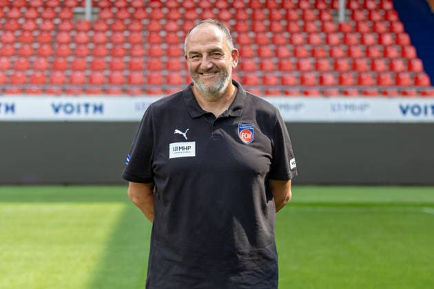Frank Schmidt (1.FC Heidenheim, Chef-Trainer), GER, 1.FC Heidenheim, Fussball, 2. Bundesliga, Portraettermin 2026 2027, 29.07.2026, DFL DFB REGULATIONS PROHIBIT ANY USE OF PHOTOGRAPHS AS IMAGE SEQUENCES AND OR QUASI-VIDEO, GER, 1.FC Heidenheim, Fussball, 2. Bundesliga, Portraettermin 2026 2027, 29.07.2026 Heidenheim *** Frank Schmidt, 1 FC Heidenheim, Head Coach, GER, 1 FC Heidenheim, Soccer, 2. Bundesliga, Photo Shoot 2026–2027, July 29, 2026, DFL and DFB regulations prohibit any use of photographs as image sequences and or quasi-video, GER, 1 FC Heidenheim, soccer, 2. Bundesliga, portrait session 2026–2027, July 29, 2026, Heidenheim Copyright: xEibner-Pressefoto JanixPlessx EP_JPL