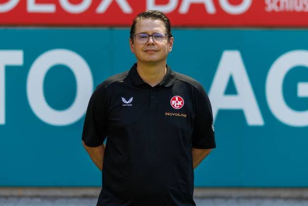 Michael Hell (Mannschaftsarzt), 1.FC Kaiserslautern, 2.Bundesliga, Porträttermin, 2026 2027, 29.07.2026 1.FC Kaiserslautern, 2.Bundesliga, Porträttermin, 2026 2027, 29.07.2026 Kaiserslautern *** Michael Hell, Team Doctor, 1. FC Kaiserslautern, 2. Bundesliga, Photo Shoot, 2026–2027, July 29, 2026, 1. FC Kaiserslautern, 2. Bundesliga, Photo Shoot, 2026–2027, July 29, 2026, Kaiserslautern Copyright: xEibner-Pressefoto AlexanderxNeisx EP_ANS