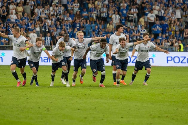 Lech Poznan - Aarhus FC 29.07.2026 football, Poznan , UEFA Champions League Second qualifying round (pilka nozna, Liga Mistrzow, kwalifikacje, runda kwalifikacyjna mecz) game match Lech Poznan - Aarhus FC image shows:AGF Aarhus win the game after penalty kicks, promote to the next round, react, Tomas Oli Kristjansson (20) Stefen Tchamche (27) Christian Storch (45) Rasmus Cartensen (29) photo Katarzyna Plewczynska Fotostyk Copyright: xKatarzynaxPlewczynska Fotostykx 20260729KAPL8610