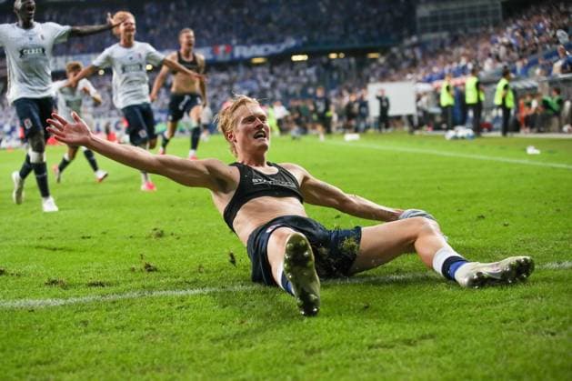 Tobias Bech of Aarhus GF celebrates after scoring the winning goal in the penalty shootout with teammates after qualifying for the UEFA Champions League Third Round Lech Poznan v Aarhus GF, UEFA Champions League Second Round Qualifier Second Leg, Football, Enea Stadion, Poznan, Poland, 29 07 2026 - 29 Jul 2026Poznan ENEA Stadion Poland  Copyright: xHanc WiredxPhotos Shutterstockx 17026455m