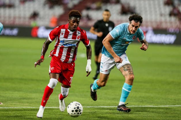 Red Star Belgrade v Larne - UEFA Champions League Qualifying BELGRADE, SERBIA - JULY 29: Matt Ridley (R) of Larne in action against Muhammed Cham (70) of Red Star Belgrade during the Champions League second qualifying round second leg between Red Star Belgrade and Larne at Red Star Stadium in Belgrade, Serbia, on July 29, 2026. Filip Stevanovic Anadolu Belgrade Serbia. Editorial use only. Please get in touch for any other usage.  Copyright: x2026xAnadoluxFilipxStevanovicx