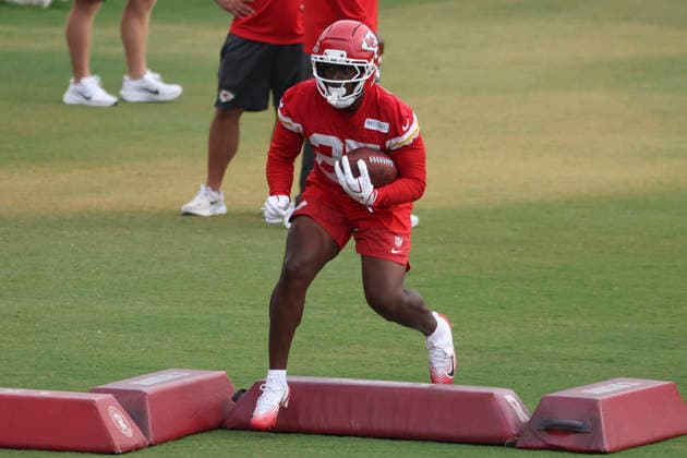 ST. JOSEPH, MO - JULY 29: Emari Demercado 25 performs running back drills during the Kansas City Chiefs training camp on July 29, 2026 at Missouri Western State University in St. Joseph, MO. (Photo by Scott Winters Icon Sportswire) NFL, American Football Herren, USA JUL 29 Chiefs Training Camp EDITORIAL USE ONLY Icon2607290647