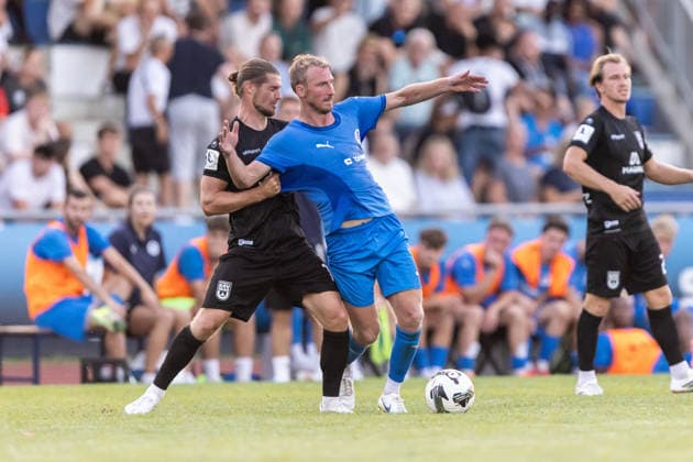 v.l. Dennis Chessa (SSV Ulm 1846 Fußball, 11), Pascal Rasmus (VfB Friedrichshafen, 08) VfB Friedrichshafen vs. SSV Ulm 1846 Fußball, Fussball, Wfv-Pokal, 2. Runde, Zeppelinstadion Friedrichshafen 29.07.26 VfB Friedrichshafen vs. SSV Ulm 1846 Fußball, Fussball, Wfv-Pokal, 2. Runde, Zeppelinstadion Friedrichshafen 29.07.26 Friedrichshafen *** v l Dennis Chessa, SSV Ulm 1846 Soccer, 11, Pascal Rasmus, VfB Friedrichshafen, 08 VfB Friedrichshafen vs. SSV Ulm 1846 Soccer, WfV Cup, 2nd Round, Zeppelin Stadium, Friedrichshafen, July 29, 2026, VfB Friedrichshafen vs. SSV Ulm 1846 Soccer, WfV Cup, 2nd Round, Zeppelin Stadium, Friedrichshafen, July 29, 2026, Friedrichshafen Copyright: xEibner-Pressefotox EP_EER