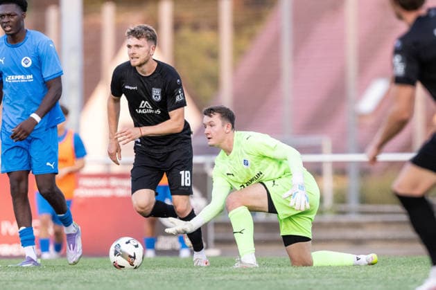 Torhüter Patrick Benz (VfB Friedrichshafen, 01) verhinderte einige Gegentore VfB Friedrichshafen vs. SSV Ulm 1846 Fußball, Fussball, Wfv-Pokal, 2. Runde, Zeppelinstadion Friedrichshafen 29.07.26 VfB Friedrichshafen vs. SSV Ulm 1846 Fußball, Fussball, Wfv-Pokal, 2. Runde, Zeppelinstadion Friedrichshafen 29.07.26 Friedrichshafen *** Goalkeeper Patrick Benz of VfB Friedrichshafen, No. 01, prevented several goals from being scored in the match between VfB Friedrichshafen and SSV Ulm 1846. Soccer, Wfv Cup, Round 2, Zeppelinstadion Friedrichshafen, July 29, 2026, VfB Friedrichshafen vs. SSV Ulm 1846, soccer, WfV Cup, 2nd Round, Zeppelinstadion, Friedrichshafen, July 29, 2026, Friedrichshafen Copyright: xEibner-Pressefotox EP_EER