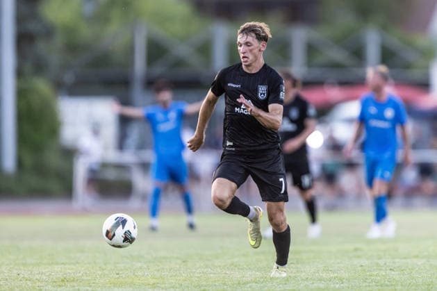 Freisteller Einzelbild Benjamin Goller (SSV Ulm 1846 Fußball, 07) VfB Friedrichshafen vs. SSV Ulm 1846 Fußball, Fussball, Wfv-Pokal, 2. Runde, Zeppelinstadion Friedrichshafen 29.07.26 VfB Friedrichshafen vs. SSV Ulm 1846 Fußball, Fussball, Wfv-Pokal, 2. Runde, Zeppelinstadion Friedrichshafen 29.07.26 Friedrichshafen *** Cropped Single Image: Benjamin Goller, SSV Ulm 1846 Soccer, July 7, VfB Friedrichshafen vs. SSV Ulm 1846 Soccer, WfV Cup, 2nd Round, Zeppelin Stadium, Friedrichshafen, July 29, 2026, VfB Friedrichshafen vs. SSV Ulm 1846, soccer, WfV Cup, 2nd round, Zeppelin Stadium, Friedrichshafen, July 29, 2026, Friedrichshafen Copyright: xEibner-Pressefotox EP_EER