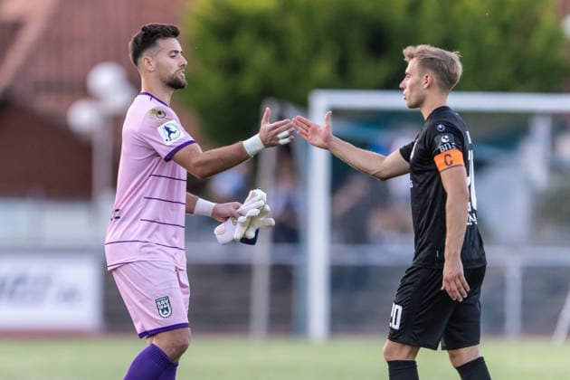 nach Spielende v.l. Radomir Novakovic (SSV Ulm 1846 Fußball, 01), Alexander Kopf (SSV Ulm 1846 Fußball, 20) VfB Friedrichshafen vs. SSV Ulm 1846 Fußball, Fussball, Wfv-Pokal, 2. Runde, Zeppelinstadion Friedrichshafen 29.07.26 VfB Friedrichshafen vs. SSV Ulm 1846 Fußball, Fussball, Wfv-Pokal, 2. Runde, Zeppelinstadion Friedrichshafen 29.07.26 Friedrichshafen *** After the game: from left, Radomir Novakovic, SSV Ulm 1846 Soccer, 01; Alexander Kopf, SSV Ulm 1846 Soccer, 20; VfB Friedrichshafen vs. SSV Ulm 1846 Soccer, WfV Cup, 2nd Round, Zeppelin Stadium, Friedrichshafen, July 29, 2026, VfB Friedrichshafen vs. SSV Ulm 1846 Soccer, Soccer, WfV Cup, 2nd Round, Zeppelin Stadium, Friedrichshafen, July 29, 2026, Friedrichshafen Copyright: xEibner-Pressefotox EP_EER