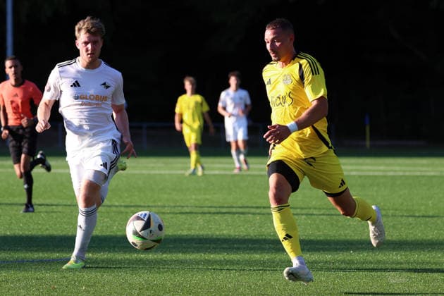 29.07.2026, xrekx, Fussball Schroeder-Liga Saar, 1. FC Saarbruecken II - SpVgg Quierschied v.l. Boghossian Vincent (SpVgg Quierschied) Feka Lukas (1. FC Saarbrücken II) Zweikampf, Aktion, action, battle for the ball (DFL DFB REGULATIONS PROHIBIT ANY USE OF PHOTOGRAPHS as IMAGE SEQUENCES and or QUASI-VIDEO) Saarbruecken *** July 29, 2026, xrekx, Soccer, Schroeder League Saar, 1. FC Saarbrücken II vs. SpVgg Quierschied, Boghossian Vincent (SpVgg Quierschied), Feka Lukas (1. FC Saarbrücken II), tackle, action, battle for the ball. DFL and DFB regulations prohibit any use of photographs as image sequences and or quasi-video. Saarbrücken