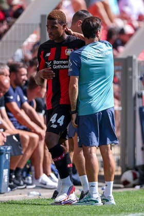 29.07.2026, Fußball, Bayer 04 Leverkusen - KRC Genk, Testspiel, Saison 2026 2027 im Ulrich-Haberland-Stadion: Jeanuel Belocian (Bayer04 Leverkusen 44) zusammen mit Cheftrainer Carles Martinez(Bayer04 Leverkusen hc) DFB regulations prohibit any use of photographs as image sequences and or quasi-video. Nordrhein-Westfalen Deutschland *** July 29, 2026, Soccer, Bayer 04 Leverkusen vs. KRC Genk, Friendly Match, 2026–2027 season at Ulrich Haberland Stadium; Jeanuel Belocian, Bayer 04 Leverkusen 44, alongside head coach Carles Martinez, Bayer 04 Leverkusen HC; DFB regulations prohibit any use of photographs as image sequences and or quasi-video; North Rhine-Westphalia, Germany